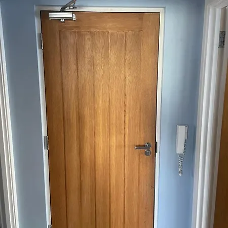 Beautiful 1 Bed In City *