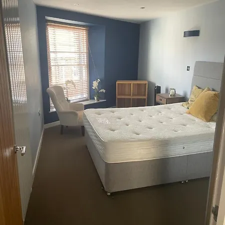 Beautiful 1 Bed In City 公寓 *